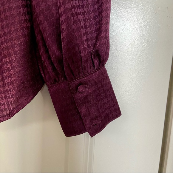 NWOT Nordstrom Gorgeous Maroon Top! - Picture 5 of 9